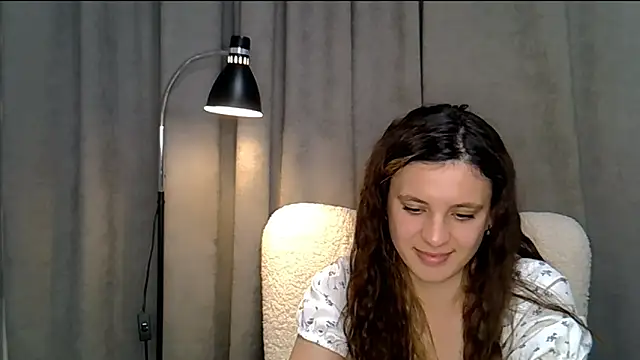 KiraHoney online show from May 29, 1:39 pm