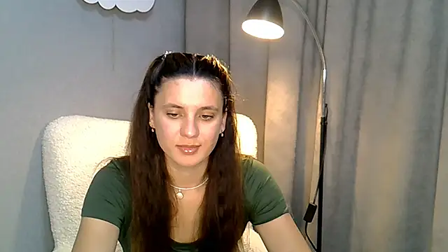 Snapshot of KiraHoney chatting on July 8, 7:36 pm KiraHoney online show from July 8, 7:36 pm