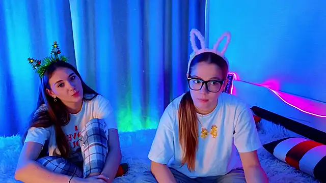 MargaretMorris online show from December 20, 9:45 am