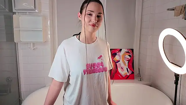 Snapshot of LeenaPuita chatting on November 7, 6:01 pm LeenaPuita online show from November 7, 6:01 pm