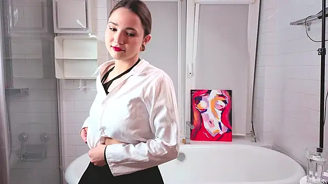 Snapshot of LeenaPuita chatting on November 11, 8:47 pm LeenaPuita online show from November 11, 8:47 pm