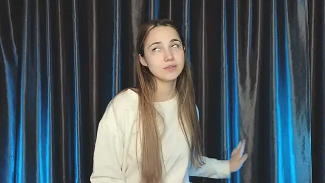 Snapshot of LeenaPuita chatting on January 5, 5:27 pm LeenaPuita online show from January 5, 5:27 pm