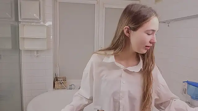 LeenaPuita online show from February 7, 5:21 pm