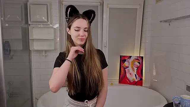 LeenaPuita online show from February 5, 5:09 pm