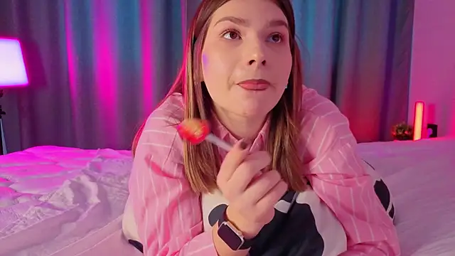 Snapshot of WilmaJohnson chatting on February 16, 7:29 am WilmaJohnson online show from February 16, 7:29 am