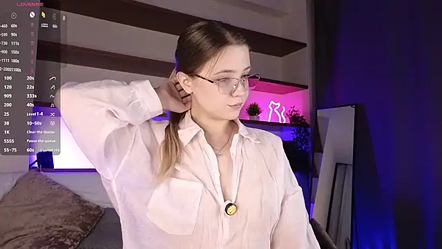 JeanToh online show from March 10, 3:27 pm