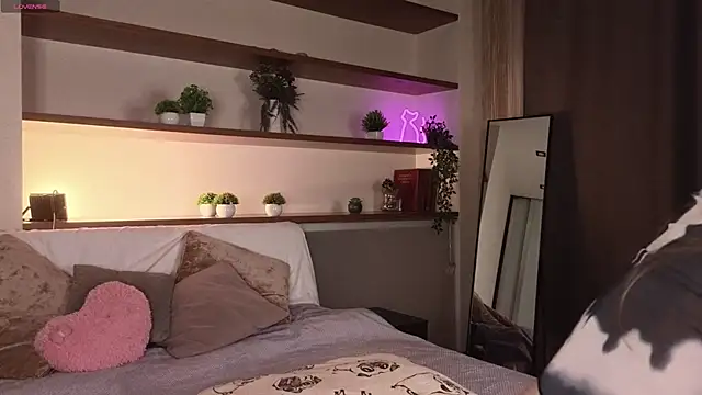 JeanToh online show from April 12, 3:04 pm