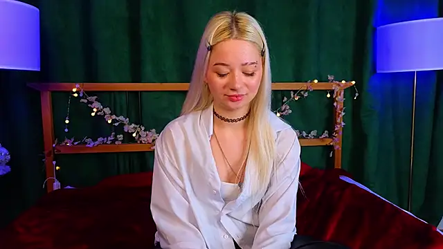 DanielleMyers online show from November 26, 12:16 pm