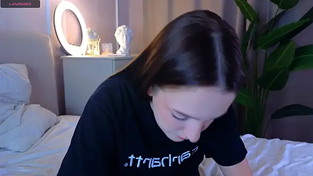 Snapshot of FrancesMason chatting on February 26, 6:35 am FrancesMason online show from February 26, 6:35 am