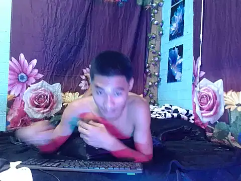 Snapshot of mrsexyteens chatting on December 21, 6:37 am mrsexyteens online show from December 21, 6:37 am