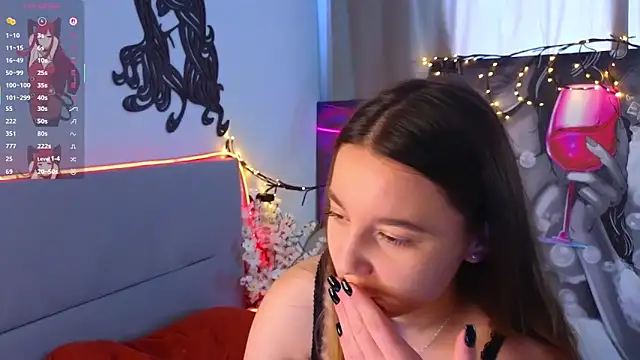 LauriePerez online show from February 6, 8:10 am