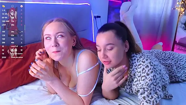 LauriePerez online show from February 18, 8:55 am