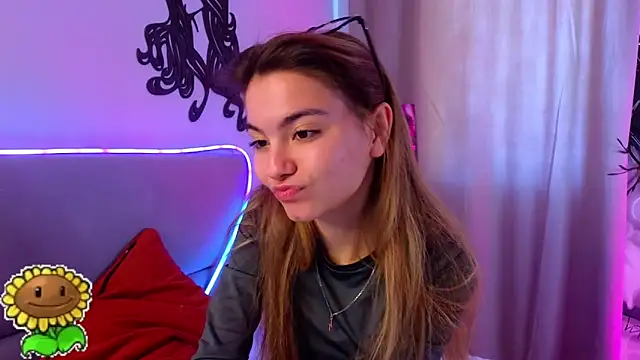 MargieDavidson online show from February 24, 8:37 am