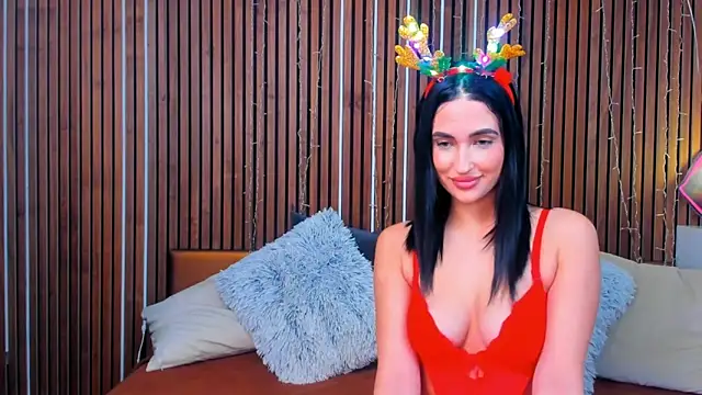Snapshot of CamillaParis25 chatting on December 5, 6:06 pm CamillaParis25 online show from December 5, 6:06 pm