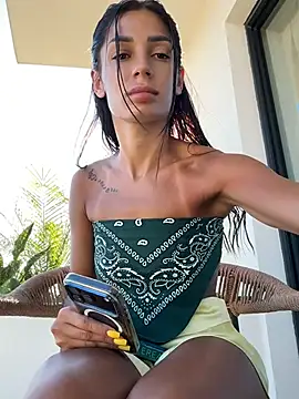 Snapshot of VickyM99 chatting on July 8, 5:30 am VickyM99 online show from July 8, 5:30 am