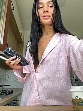 Snapshot of VickyM99 chatting on June 20, 11:48 am VickyM99 online show from June 20, 11:48 am