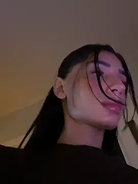 VickyM99 online show from March 19, 6:13 am