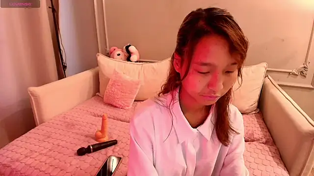 lihnpham online show from March 20, 1:28 am