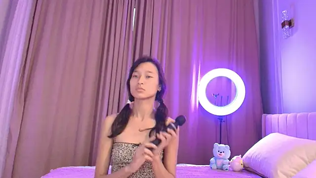 lihnpham online show from November 15, 1:31 am