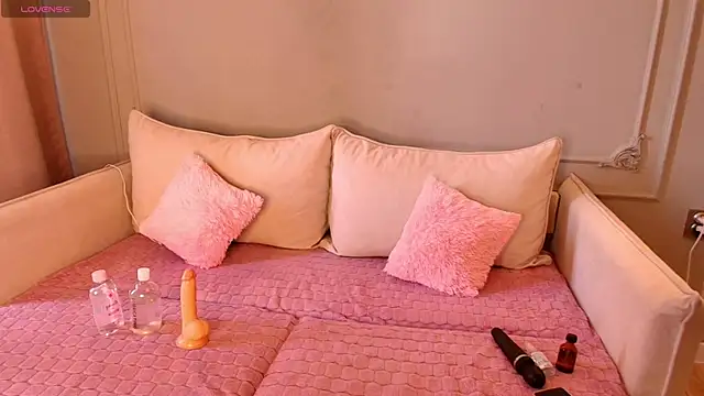 lihnpham online show from March 26, 2:21 am