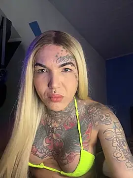 Snapshot of euscarlethotgirl chatting on November 16, 8:57 pm euscarlethotgirl online show from November 16, 8:57 pm