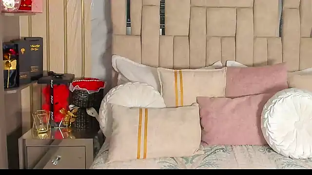 emilyoliver online show from January 7, 6:46 pm