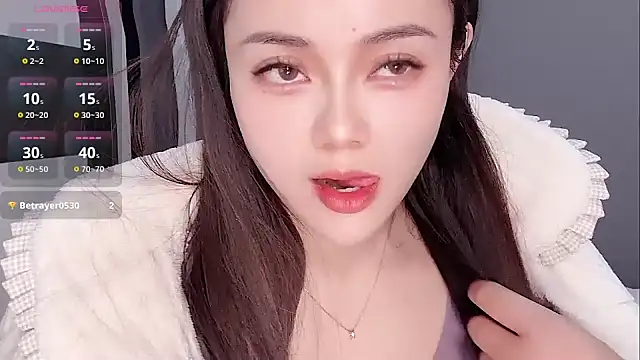 Yesenia- online show from November 20, 2:07 pm