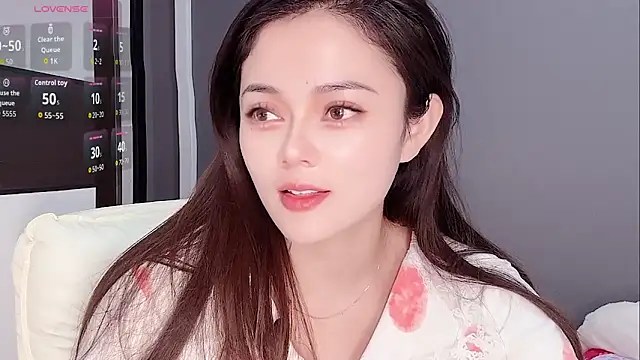 Yesenia- online show from November 18, 2:09 pm