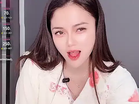 Yesenia- online show from November 19, 1:44 pm