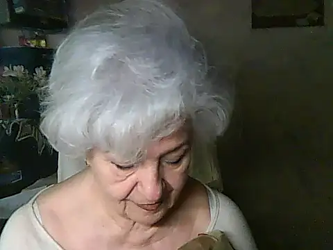 Snapshot of ValeriaKroww chatting on May 7, 6:17 am ValeriaKroww online show from May 7, 6:17 am