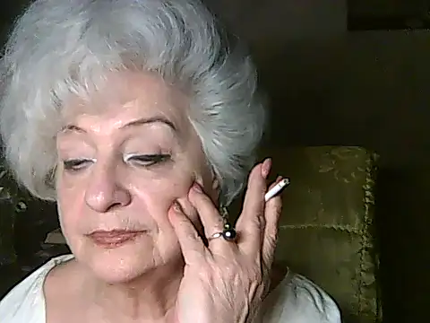 Snapshot of ValeriaKroww chatting on June 5, 6:57 pm ValeriaKroww online show from June 5, 6:57 pm