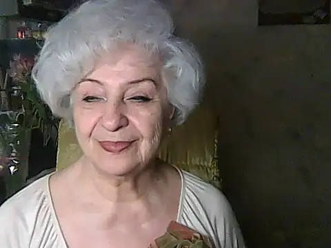 Snapshot of ValeriaKroww chatting on May 15, 4:43 am ValeriaKroww online show from May 15, 4:43 am