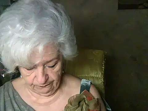 Snapshot of ValeriaKroww chatting on May 18, 4:12 pm ValeriaKroww online show from May 18, 4:12 pm