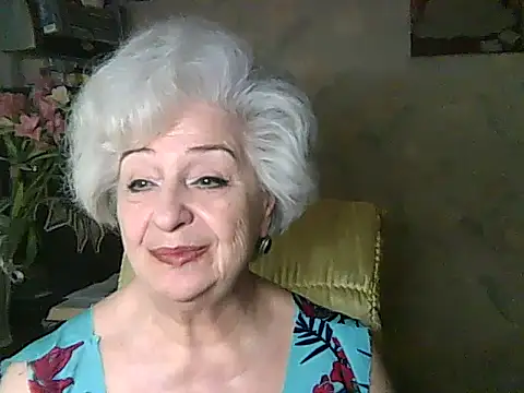 Snapshot of ValeriaKroww chatting on June 3, 5:52 am ValeriaKroww online show from June 3, 5:52 am