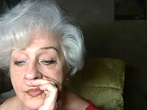 Snapshot of ValeriaKroww chatting on May 9, 5:38 pm ValeriaKroww online show from May 9, 5:38 pm