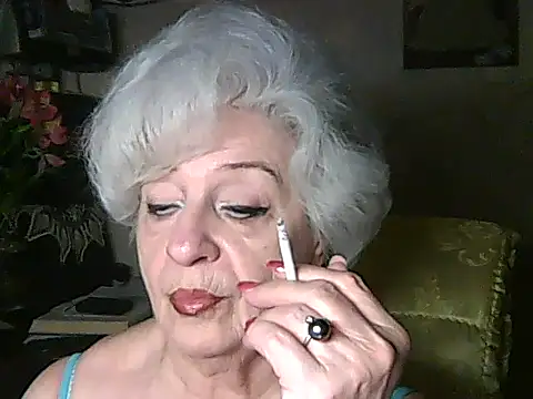 Snapshot of ValeriaKroww chatting on June 20, 6:24 pm ValeriaKroww online show from June 20, 6:24 pm