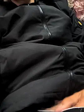 Snapshot of perr8886 chatting on December 15, 6:03 pm perr8886 online show from December 15, 6:03 pm