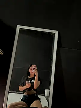 Snapshot of Anie_bby4u chatting on November 4, 1:31 am Anie bby4u online show from November 4, 1:31 am