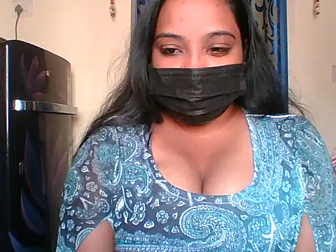 Snapshot of Mathi_cam chatting on March 3, 4:52 am Mathi cam online show from March 3, 4:52 am