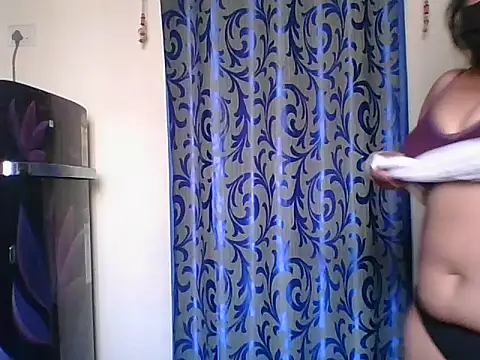 Snapshot of Mathi_cam chatting on February 26, 5:29 am Mathi cam online show from February 26, 5:29 am