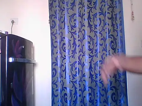 Snapshot of Mathi_cam chatting on February 18, 4:43 am Mathi cam online show from February 18, 4:43 am