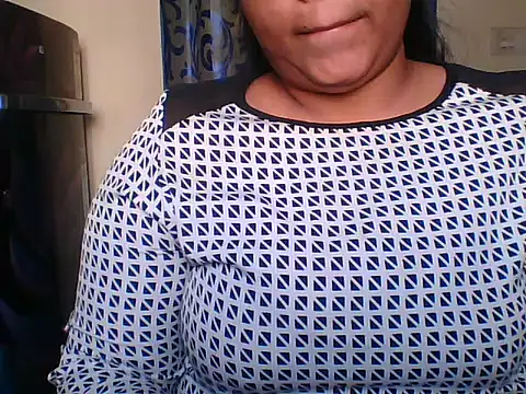 Snapshot of Mathi_cam chatting on January 8, 4:18 am Mathi cam online show from January 8, 4:18 am