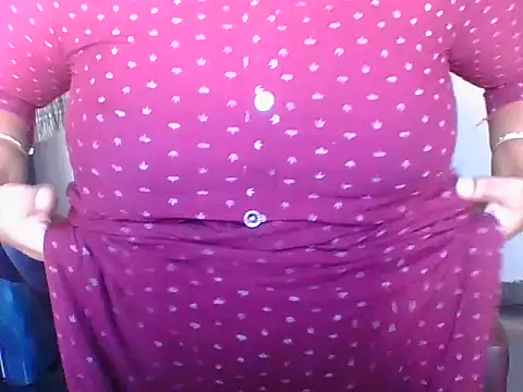 Snapshot of Mathi_cam chatting on November 25, 4:35 am Mathi cam online show from November 25, 4:35 am