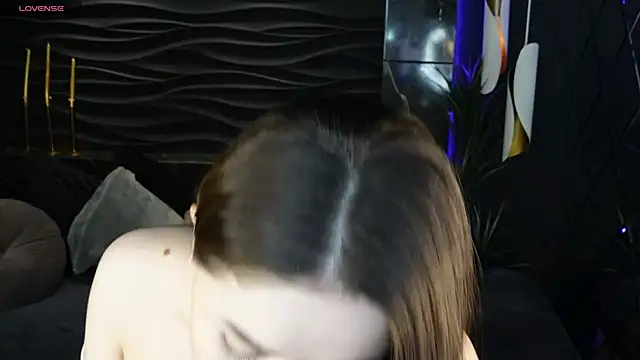 melanie neal online show from December 1, 9:04 pm