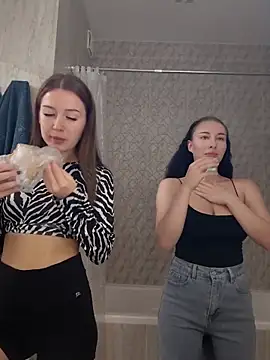 Snapshot of MelissaPinkiss chatting on December 15, 1:28 pm MelissaPinkiss online show from December 15, 1:28 pm