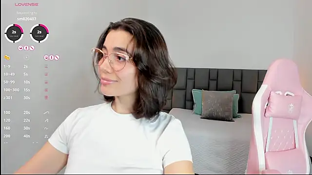 Snapshot of sara_ospinna chatting on November 4, 1:48 pm sara ospinna online show from November 4, 1:48 pm