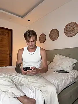 Snapshot of DanteRay chatting on May 28, 8:37 pm DanteRay online show from May 28, 8:37 pm