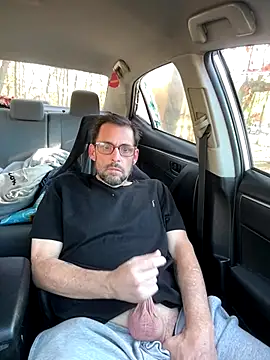 Snapshot of biggdaddyandqueenn chatting on November 16, 2:33 pm biggdaddyandqueenn online show from November 16, 2:33 pm