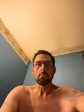 Snapshot of biggdaddyandqueenn chatting on November 15, 10:30 am biggdaddyandqueenn online show from November 15, 10:30 am