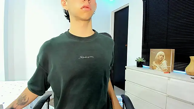  rhys jagger online show from November 13, 10:08 am